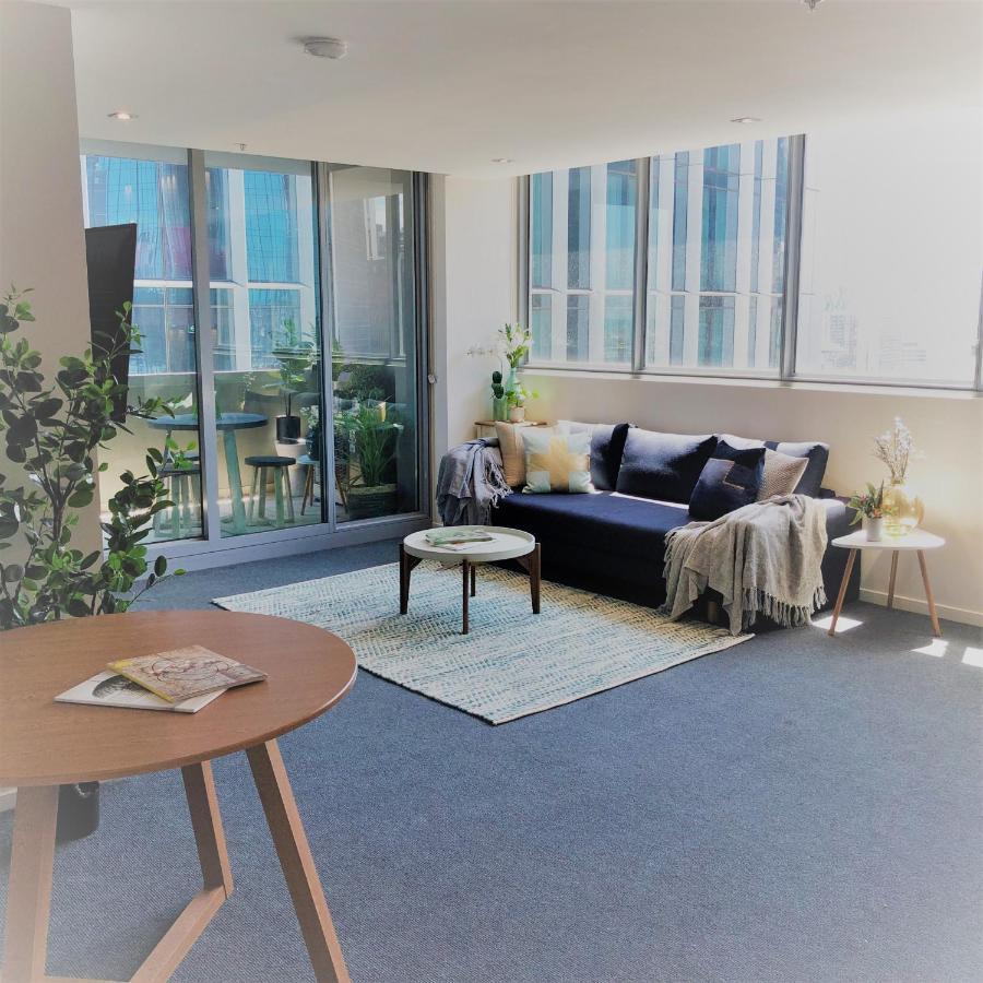 La Sky Boutique Apartment - Pool, Spa & Sauna Melbourne Exterior photo